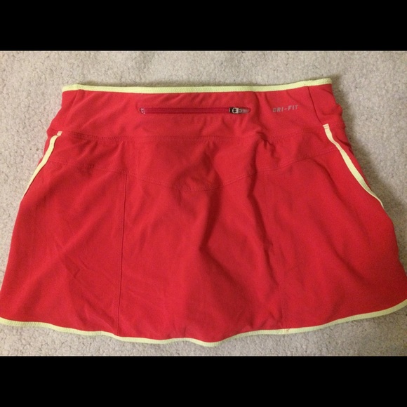 Nike Dri-Fit mesh lining & pockets skirt - Picture 5 of 6